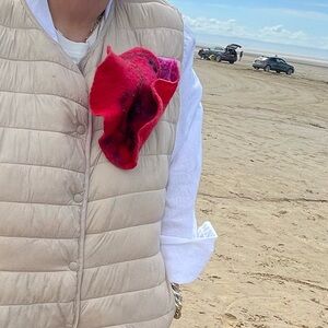 Large felt poppy pin! Pin on scarves, bags, purses, hats etc